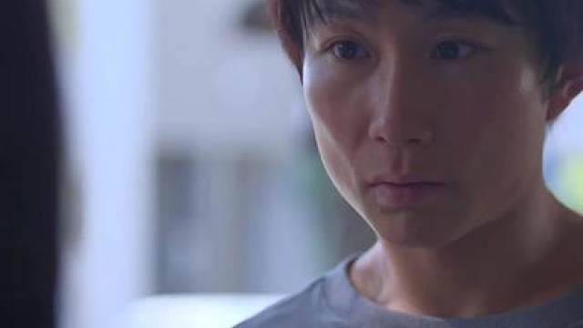 作为顶流的明星star，拥有s身材以及99的波峰和3段腿