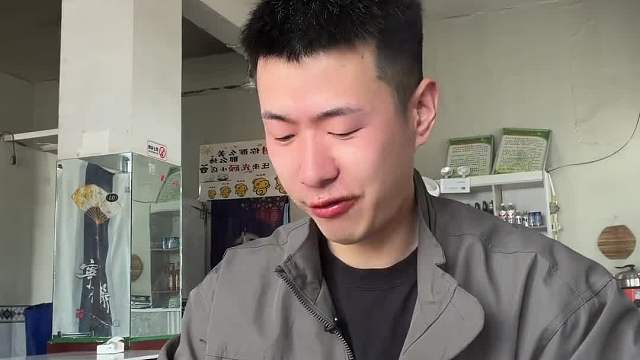 铜川排名前三的大盘鸡，缺点就是老板不卖面条，面条得自带