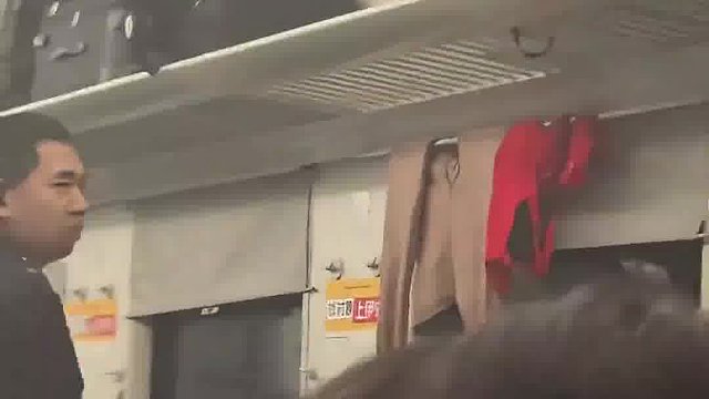 段子照进现实了列车员：我这辈子，都没见过，这么如此炸裂的景象网友：大姨在卫生间搓澡呢大哥