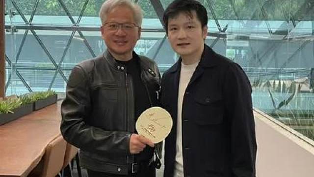 NVIDIA英伟达中国晒出黄仁勋与樊振东合照，祝贺樊振东成就了非凡的职业生涯！