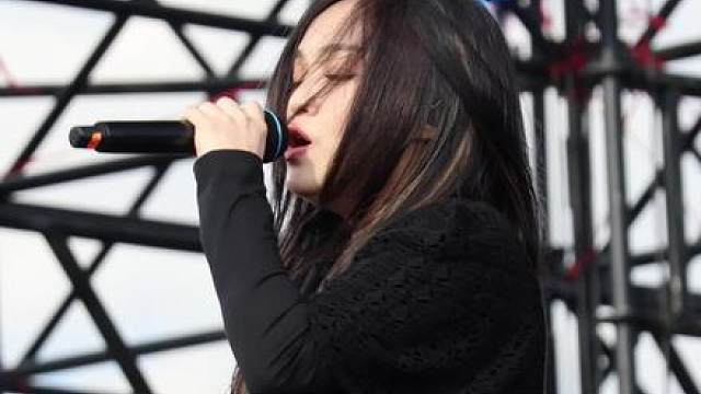 句句我不是一定要你回来 句句却是我想要你回来”