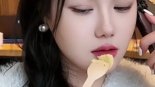 用对待任何方式对待我姐，能不能坑他点钱出来。 [955473246]
