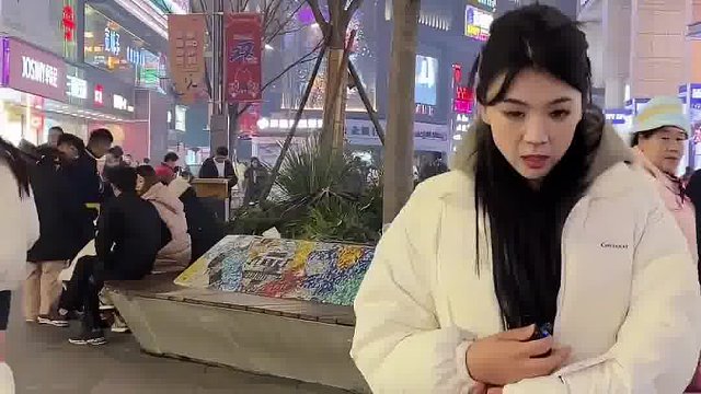 街头挑战换东西看看最后可以换到什么