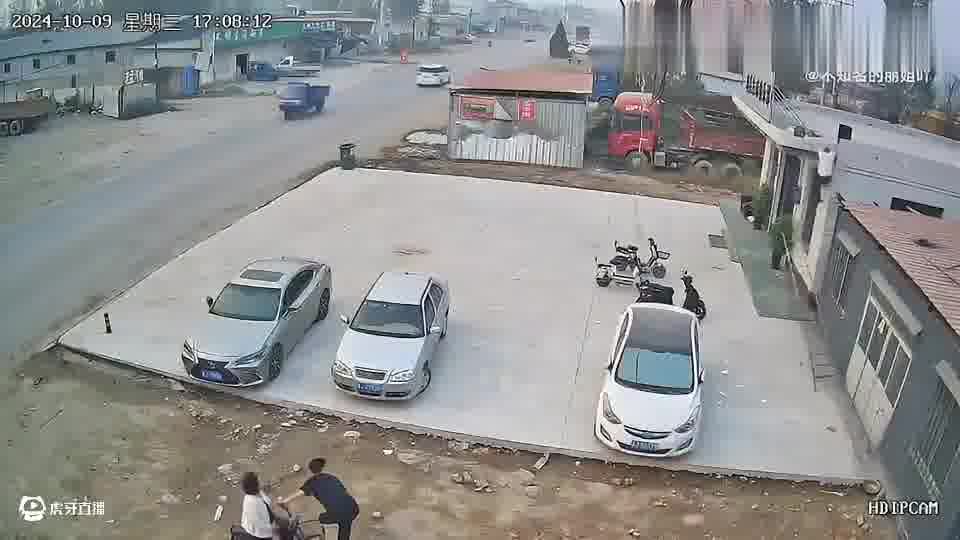 不是命大福大  是手劲儿大