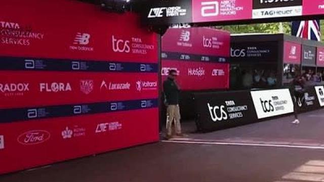 1小时59分30秒，人类马拉松正式破2