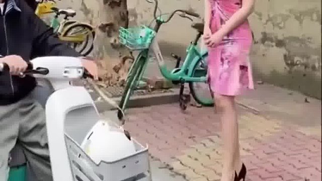 吓美女一跳