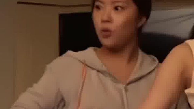 这真是三个女人一台戏！要不是有镜头可不止要开些什么车