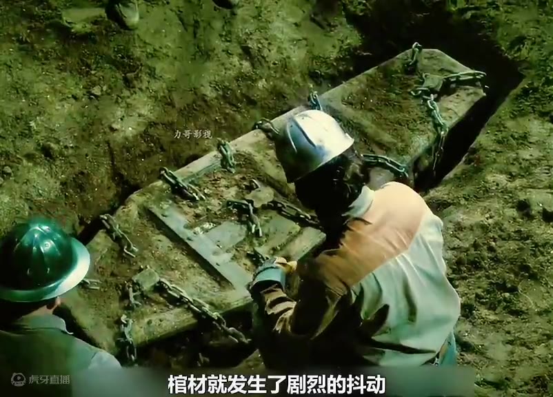 男人被活埋百年，竟变成了吸血鬼
