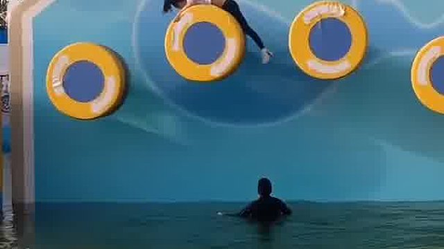 看得出来，她家很需要一个冰箱