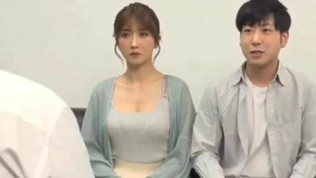 小夫妻遇到困难求兄弟帮忙，不料兄弟竟然提出无理要求。