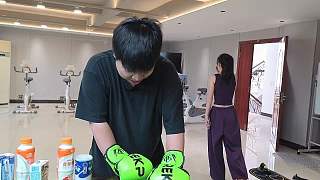 專注打沙袋被嘲肌無力