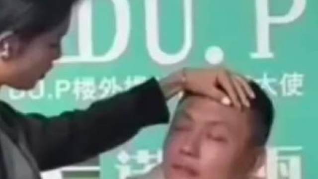 薛珍麒vs何雄辉大师赛首战7：1拿下！ 网友：这小子最精了。同时也恭喜薛珍麒老师首战胜利！