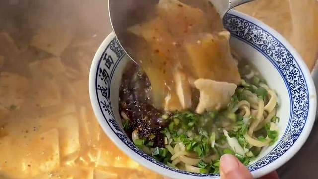 耀州城的早晨从一碗咸汤面开始，你们爱吃哪一家？