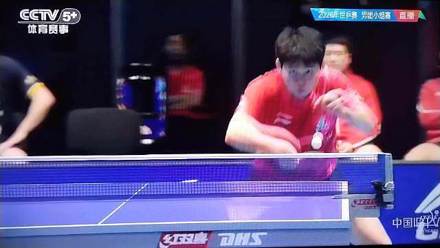 伦敦世乒赛男团小组赛第三轮中国队Vs瑞典队
第五盘第二局林诗栋12比10卡尔伯格反回一局，目前双方大