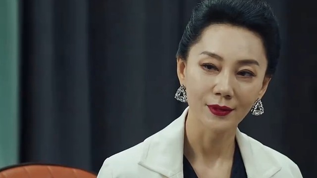 女孩第一次相亲见面就各种奇葩问题