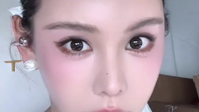 东北俄式白天鹅妆容