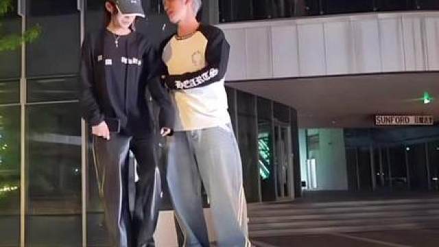 踩高跷