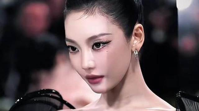完全高贵黑天鹅…