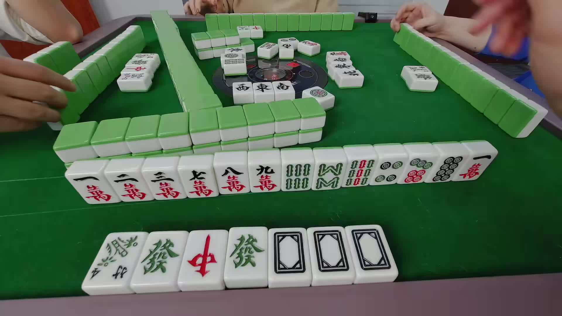 周一周一,就等你来三缺一