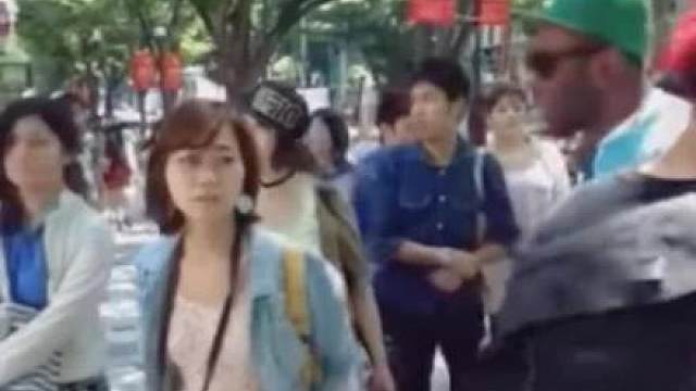 黑人小哥搭讪日本美女小妲姐