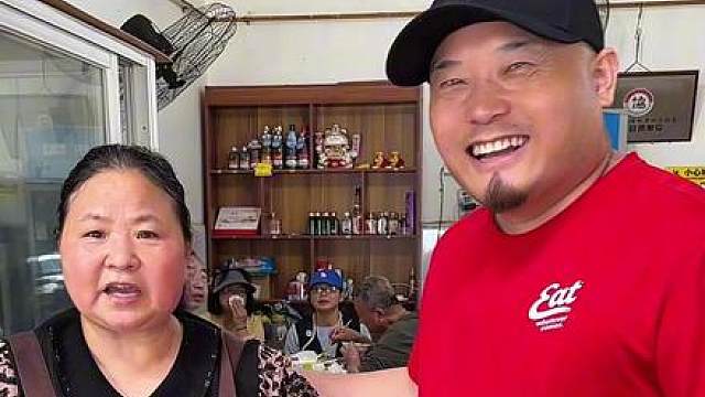 复临锦城,以二百金开暗盒凭运搏物: 得尝蹄花；每食此味，辄心怀欣悦，怡然自乐。