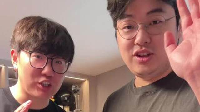 两个奇怪的人