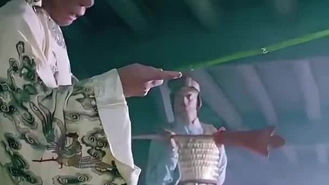 这伪装术无敌了，小鬼子站面前都看不出来