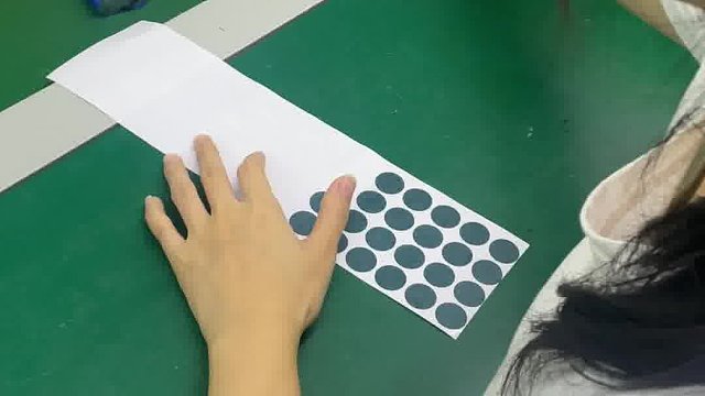 18650电池组贴青稞纸