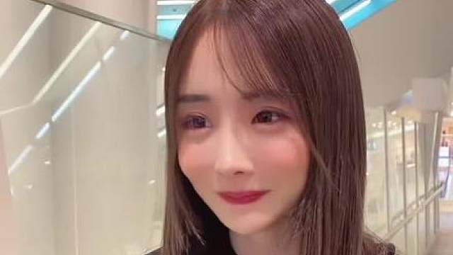 路上遇漂亮小姐姐搭讪，要我的微信号！