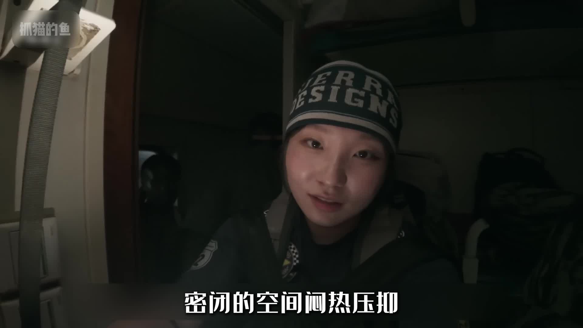 韩国妹子勇闯非洲坦桑尼亚，受到黑人小哥热烈欢迎。