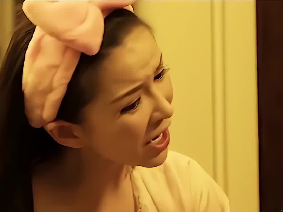 姑娘听我解释，是你睡衣先动的手