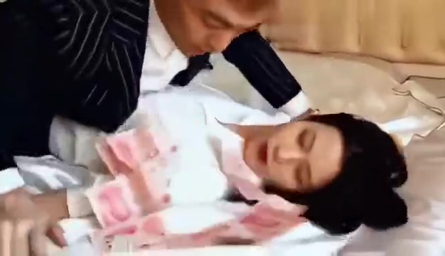 懂事长：拿我的钱，办你的事儿。
