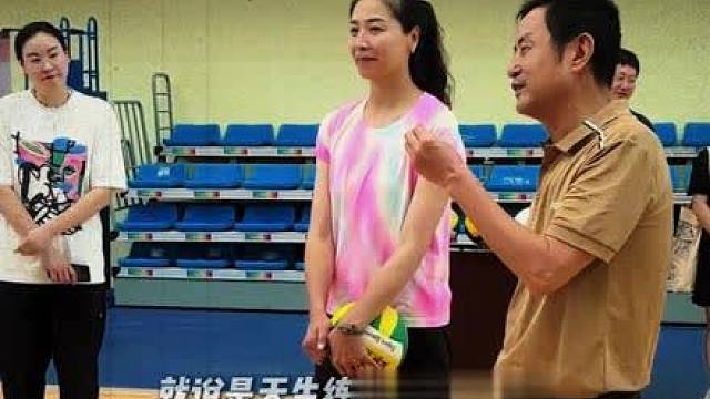 一腔热血被辜负，女排天才远走他乡，用碾压实力书写逆袭人生！