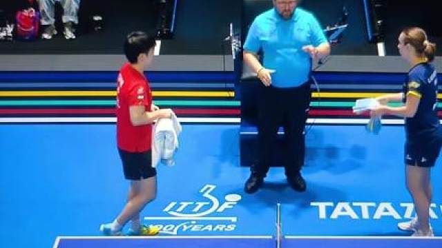 这鲜明的对比……哈哈，看来这裁判对咱宝宝也是很敬佩呀！