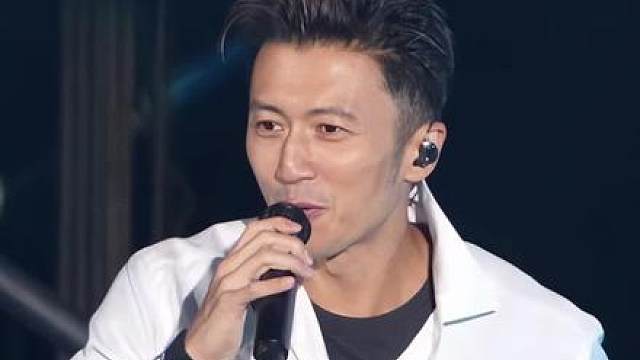 5.2白衬衫高清直拍版的《谢谢你的爱1999》现场版来了