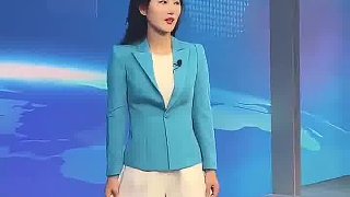 剛從床上爬起來(lái)，穿著睡褲就來(lái)了