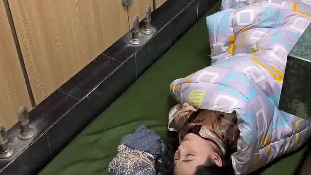 这破寝室一天也待不下去了！
