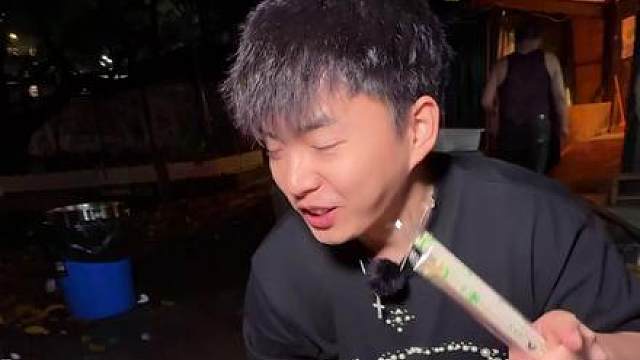 凌晨3点拿下巫山老面包子加巫溪包面的碳水盛宴！现剁大馅配上万州格格麻辣浓香，这一餐也太回魂了。