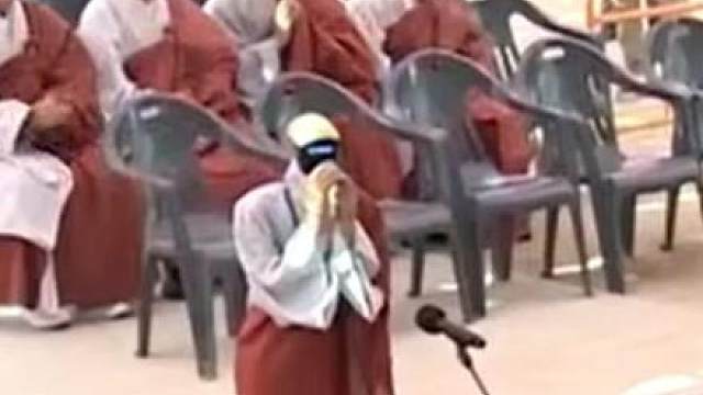 电子木鱼真的要来了！中国生产机器人在韩国出家，念经互动样样行