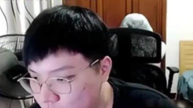 当Theshy首秀遇到巅峰AJ，把AJ打到八分钟二塔下对线