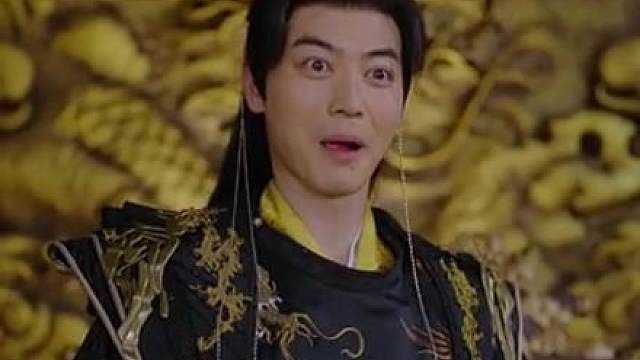 我刚登基称帝，她就说我是昏君