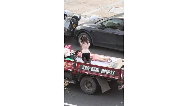 哈哈哈哈哈哈哈哈这个服务好，正规按摩，透明消费，没有隐私