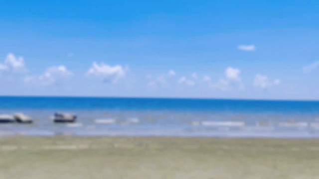 有没有兴趣跟我一起手牵手去海滩散步呀