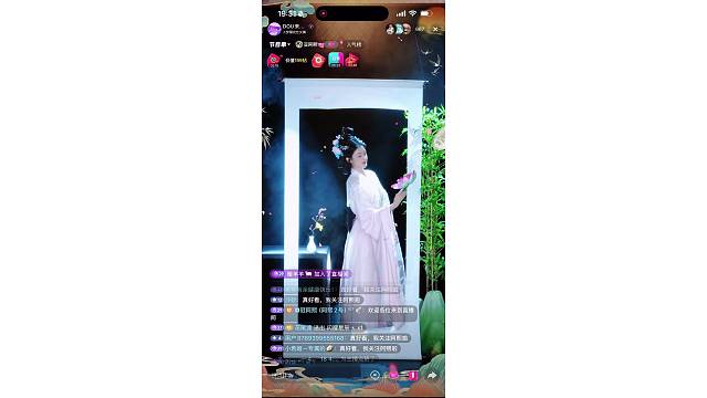 #亚阿熙 今晚的舞蹈妆造是宋代仕女，难得一见，精彩绝伦。
