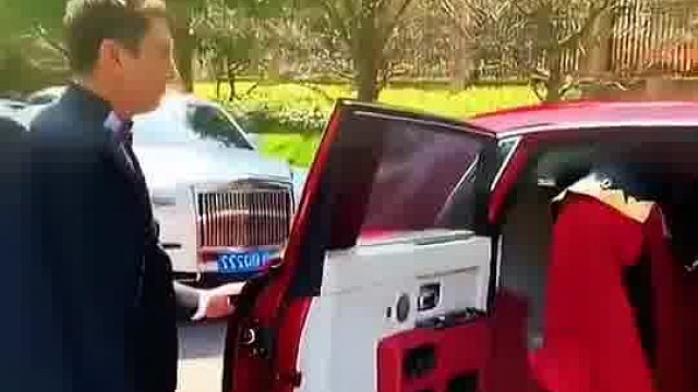 王思聪：借我的车娶别的女人，还要我给你开车门