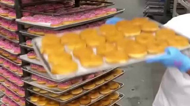 原来甜甜圈是这么来的