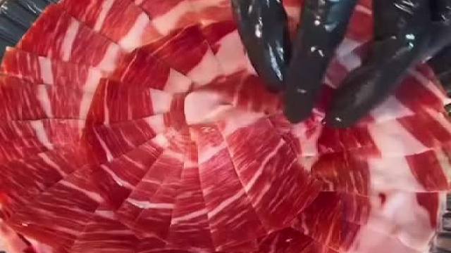 外国的火腿都这么来的