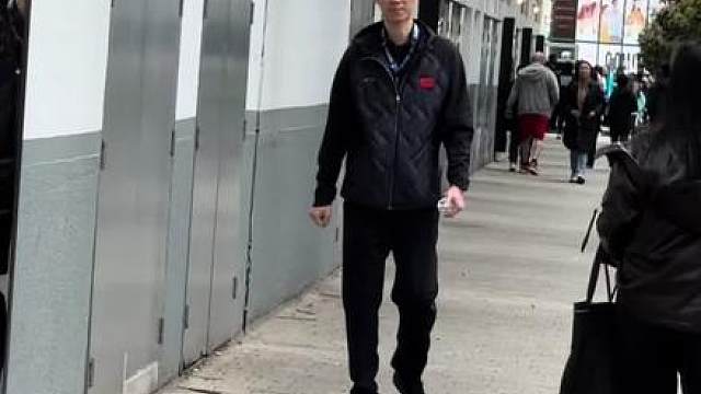 林诗栋你快点出来吧，好冷??????