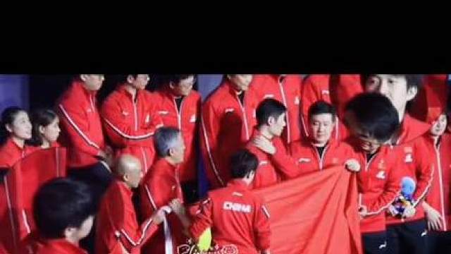 5.10大合照?? 领导还是太多了… 远远的互相看一眼?? cr:见水印
