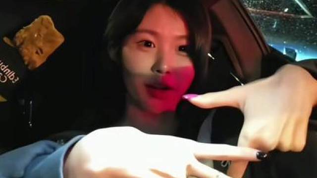 他说:“你来杭州我罩着你”“你就是女明星。”她说:“哥说的每句话都没对我画饼。”
